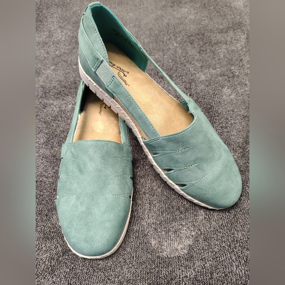 Easy Street Women's Teal Slip-On Flats